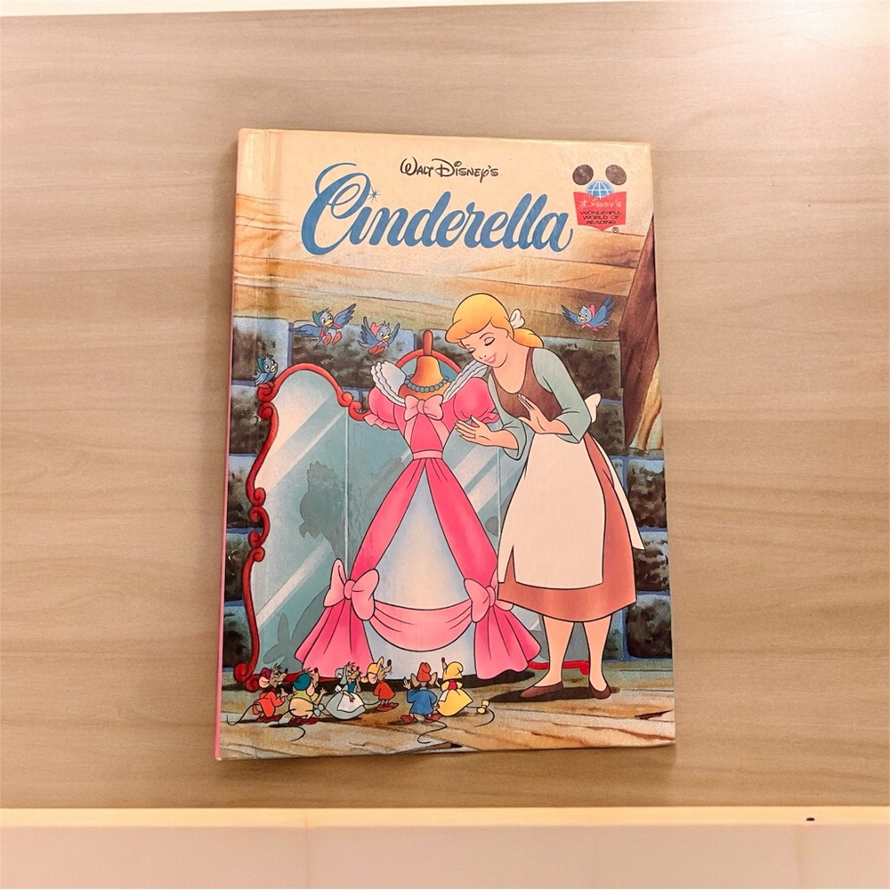 Vintage Walt Disney's Wonderful World of Reading Cinderella Hard Cover Book 1995